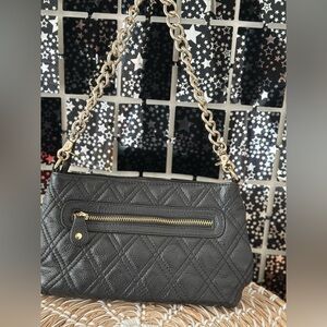Chic Black Quilted Shoulder Bag with Gold Chain